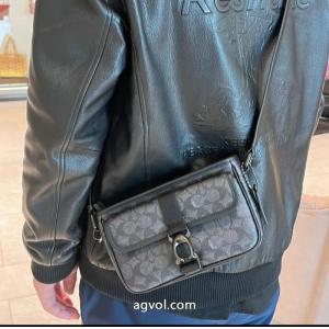 COACHメンズ定番ロゴショルダーバッグショルダーバッグショルダーバッグカメラバッグ