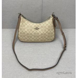     バッグ偽物 ブランド ショップ冬に向けて気になる 軽くて使いやすい SALE品追加COACH.