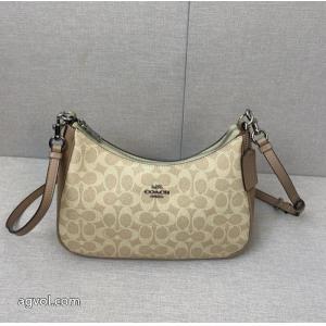     バッグ偽物 ブランド ショップ冬に向けて気になる 軽くて使いやすい SALE品追加COACH.