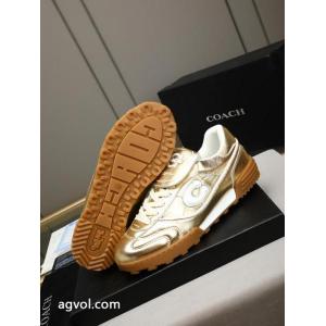 スーパー コピー ブランド 通販最安値新作 大人っぽく仕上げ ファッション感満載！COACHスニーカー..