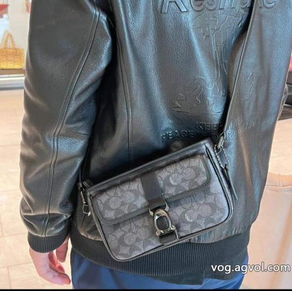 COACHメンズ定番ロゴショルダーバッグショルダーバッグショルダーバッグカメラバッグ 0 