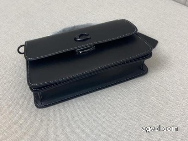 コーチ新作コレクション 年末年始売切必至 こなれ感を引き立たせスーパー コピー 通販 優良バッグ.. 5