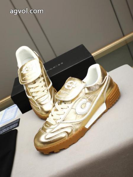 スーパー コピー ブランド 通販最安値新作 大人っぽく仕上げ ファッション感満載！COACHスニーカー.. 6 
